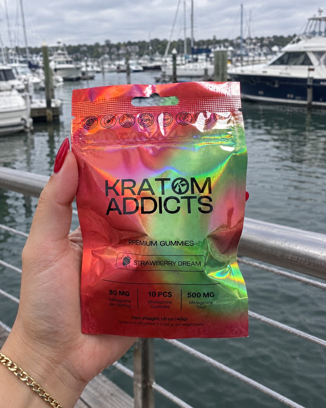 Strawberry Dream MIT Kratom Gummies